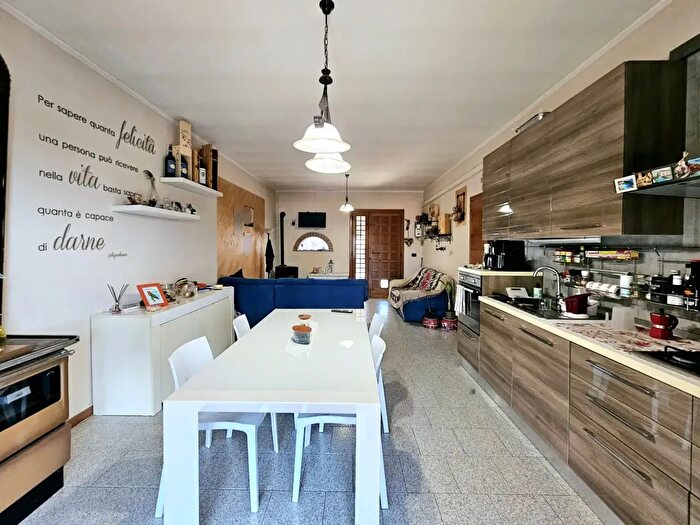 Casa con 5 locali in vendita in Via Braggio, Ponso