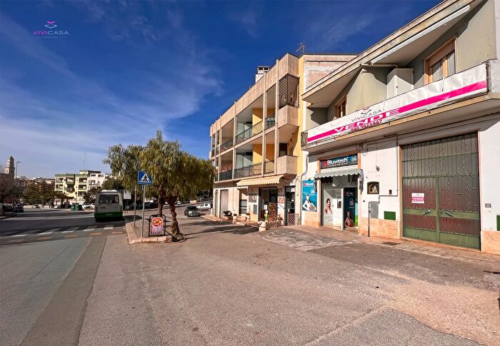 Appartamento con 5 locali in vendita in Viale Giuseppe Verdi Putignano, Putignano