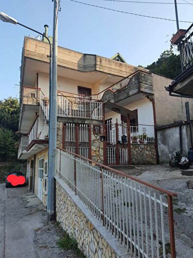 Appartamento trilocale in vendita in Via Borgo, Monteforte Irpino