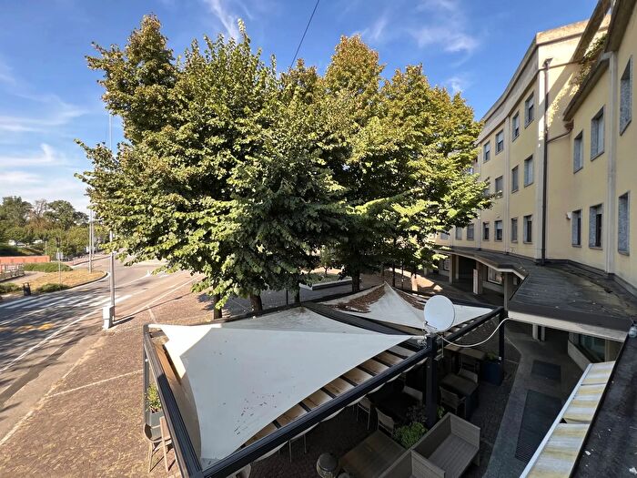 Appartamento trilocale in affitto in Lainate