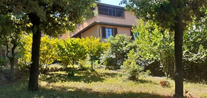 Casa con 10 locali in affitto in Massa Marittima