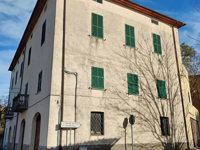 Appartamento con 5 locali in vendita in Roccalbegna