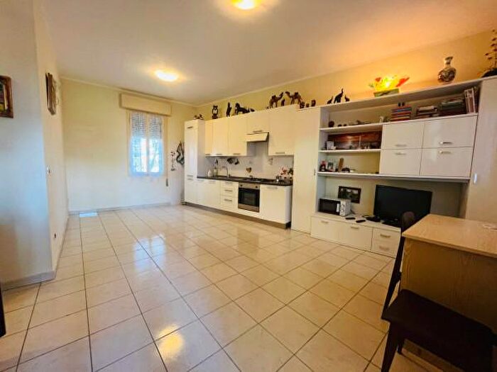 Appartamento trilocale in vendita in Via Giuseppe Giusti, Comacchio