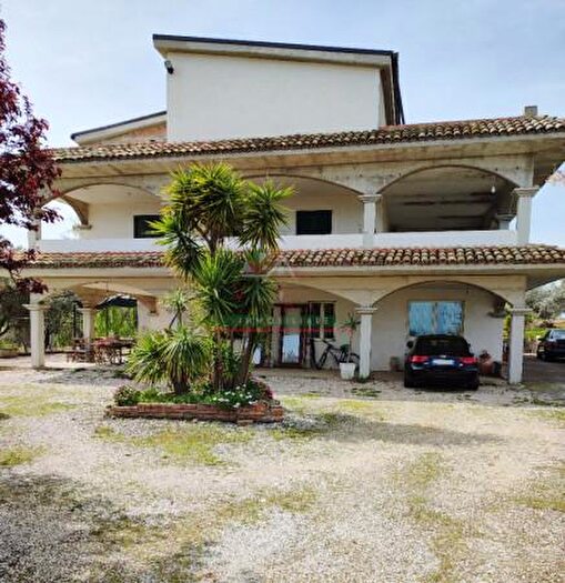 Casa con 6 locali in vendita in Contrada Querce Grosse, Montenero Di Bisaccia
