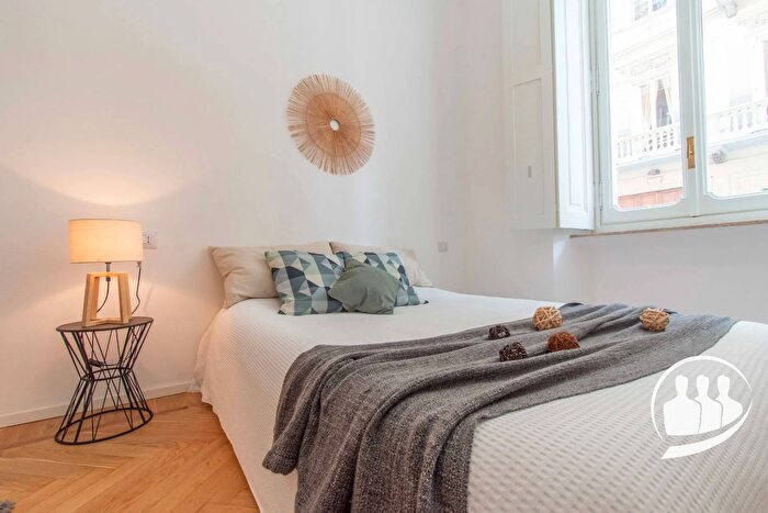 Appartamento trilocale in vendita in Via Gropello, Torino