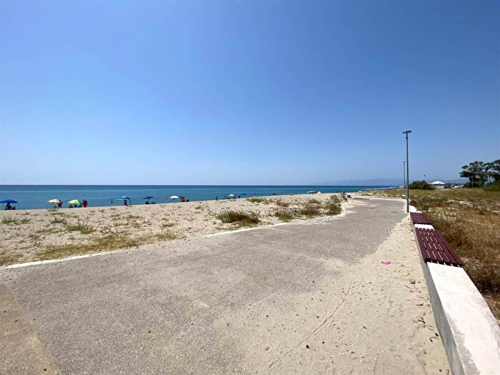 Appartamento quadrilocale in affitto in Centro, Sellia Marina