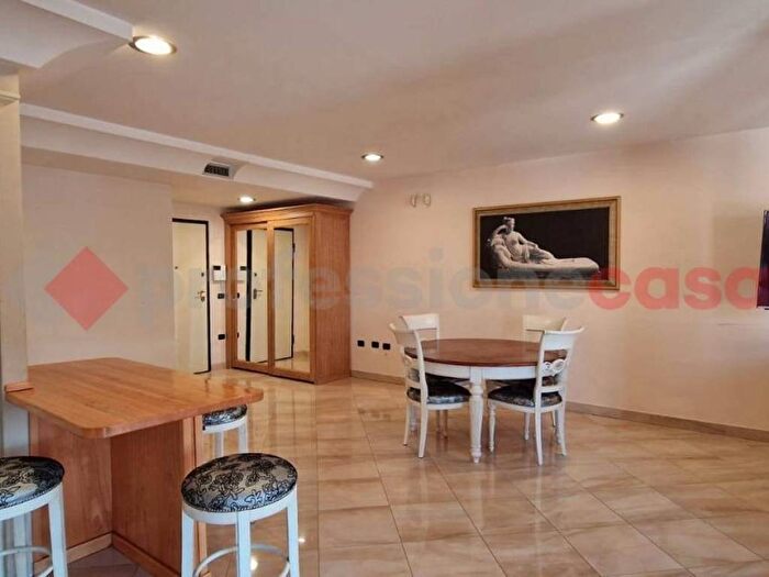 Appartamento trilocale in affitto in Via Leopardi, Centro, Cassino