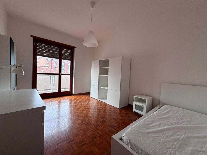 Appartamento con 5 locali in affitto in Via Giovanni Zambelli, Mirafiori Nord, Torino