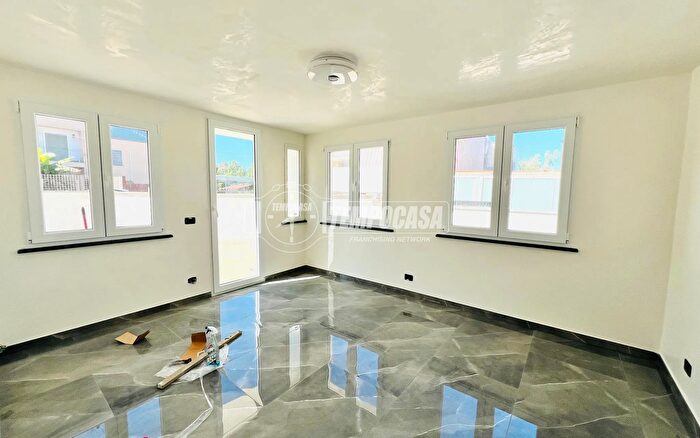 Case in Vendita e in Affitto - 3