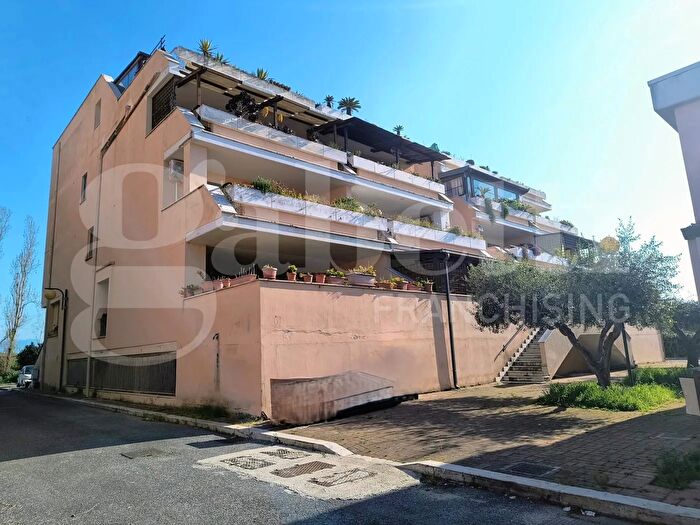 Appartamento bilocale in vendita in Via Capraia, Latina