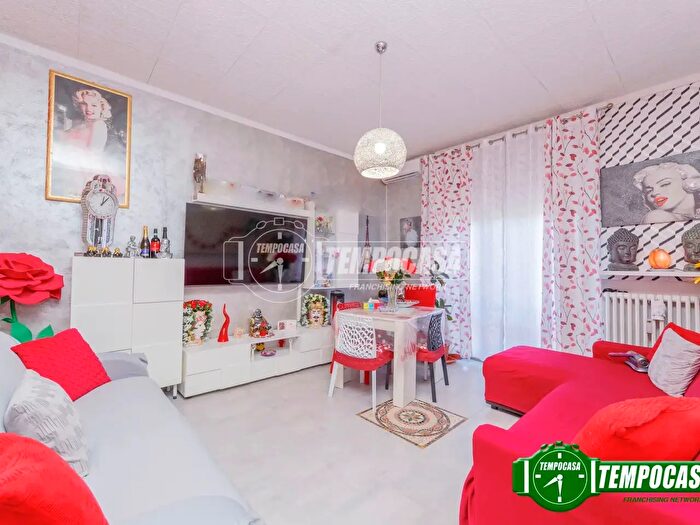 Appartamento bilocale in vendita in Via Trieste, Pero