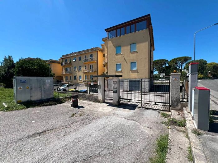 Appartamento con 5 locali in vendita in Via Carnello B Isola del Liri Frosinone, Isola Del Liri