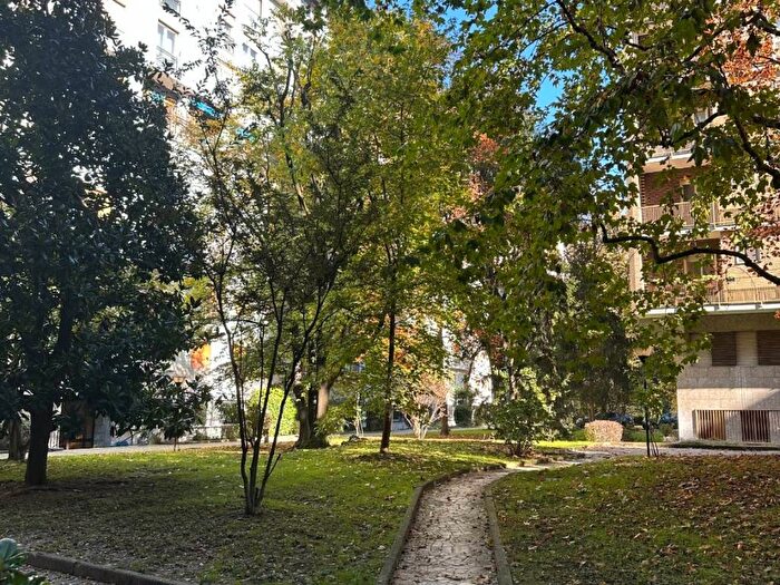 Appartamento bilocale in affitto in Via Savona, Solari, Milano