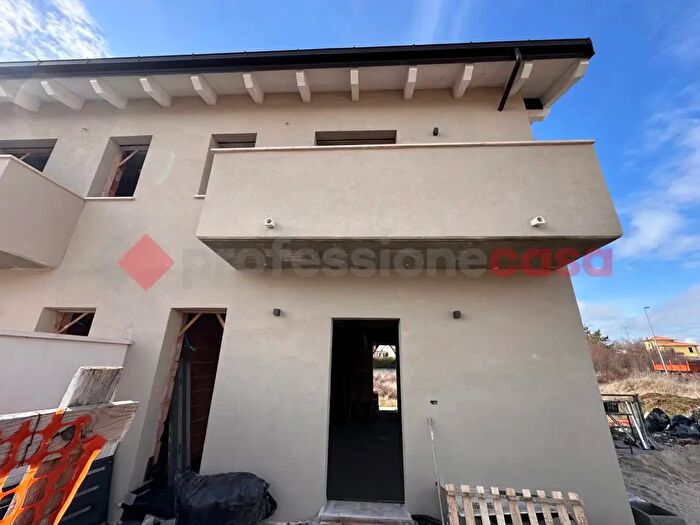 Casa con 5 locali in vendita in Via Roma, Avezzano