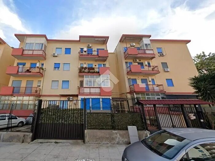 Appartamento trilocale in vendita in Largo Cefalù, Palermo