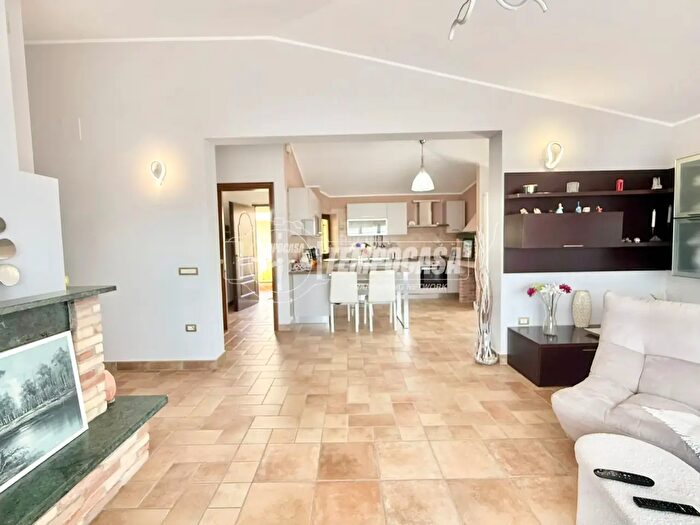 Appartamento con 5 locali in vendita in Citta SantAngelo