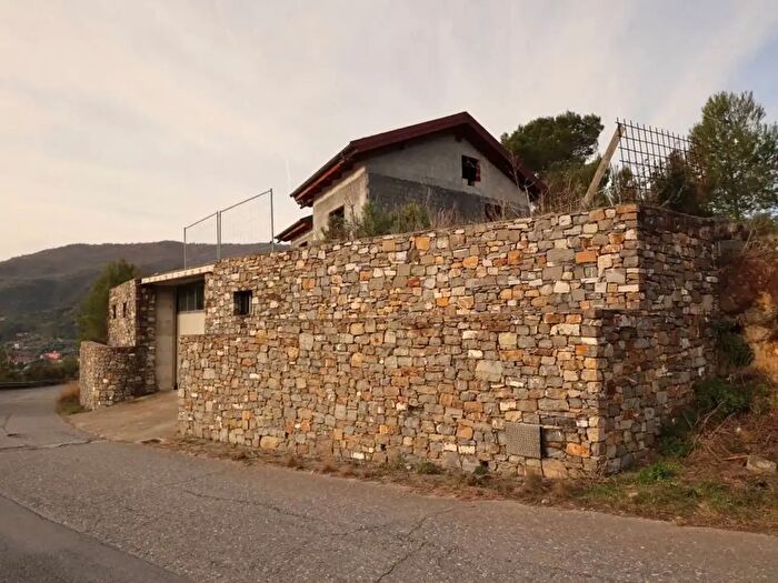 Casa quadrilocale in vendita in Localita Metta, Andora