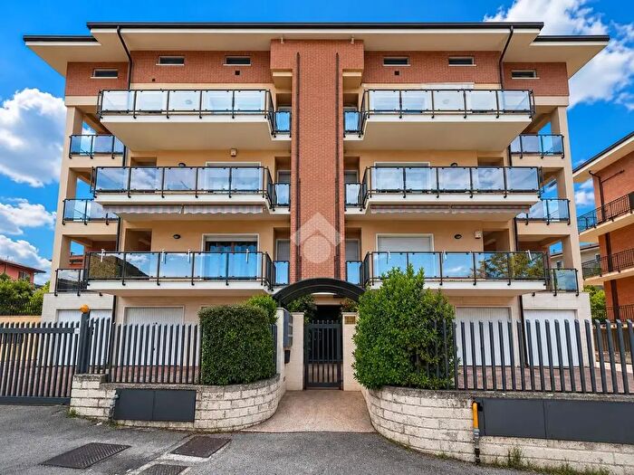 Appartamento quadrilocale in vendita in Via delle Nocelle, L'Aquila
