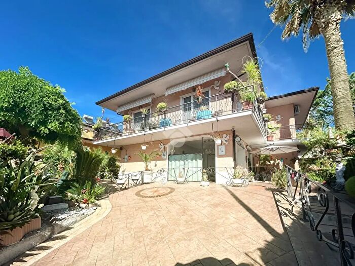 Casa con 6 locali in vendita in Via Caldarelli, San Giovanni Teatino