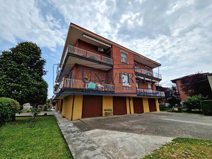 Appartamento bilocale in vendita in Via Abruzzi Voghera, Voghera