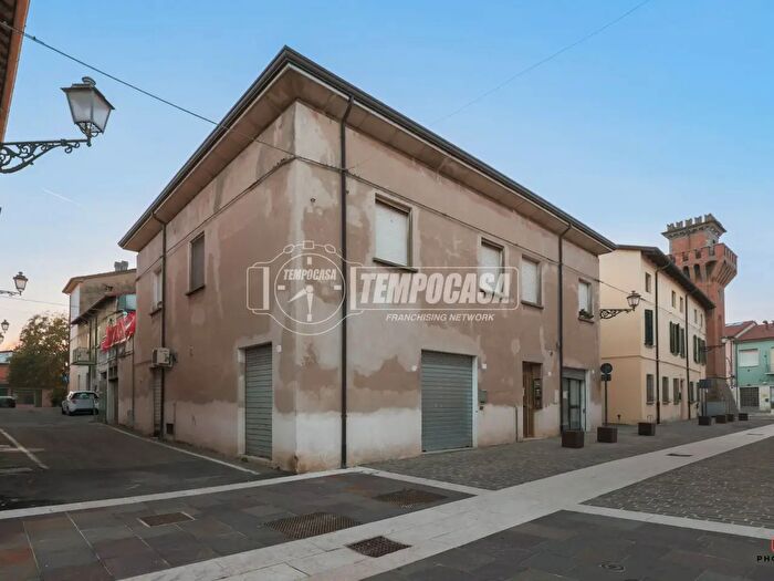 Appartamento quadrilocale in vendita in Via SantEustacchio, Mordano