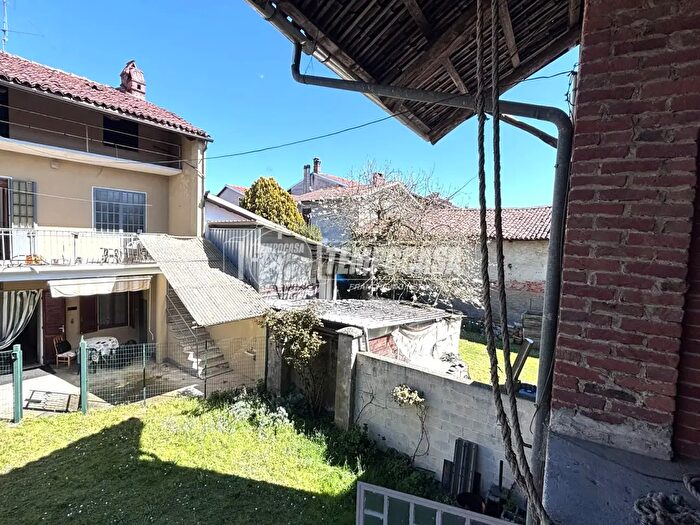 Casa con 5 locali in vendita in Via Don B Villa, Strambino