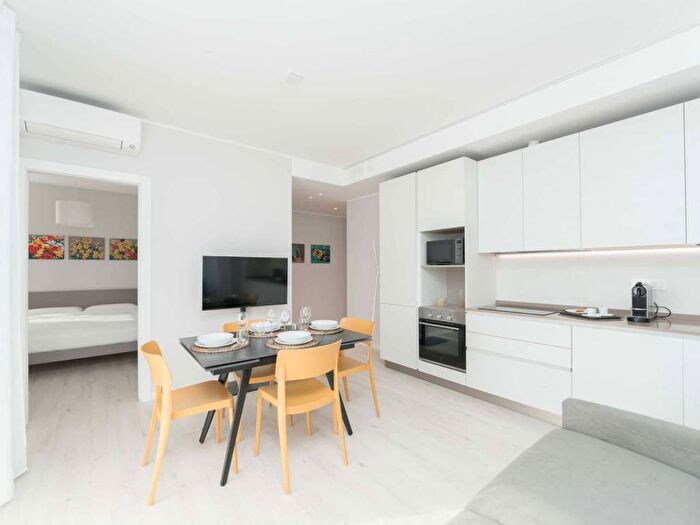 Appartamento bilocale in affitto in Via Alfredo Comandini, Maggiolina, Milano