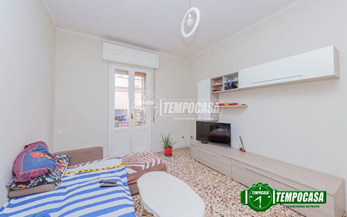 Appartamento trilocale in vendita in Via Augusto Osimo, Piacenza