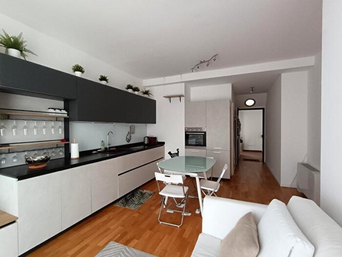 Appartamento trilocale in affitto in Via Padre Reginaldo Giuliani, Milano