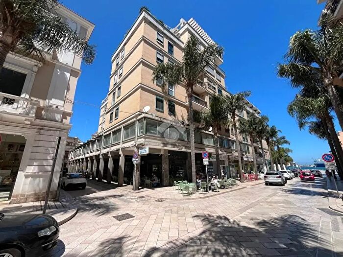 Appartamento trilocale in vendita in Via Amena, Brindisi