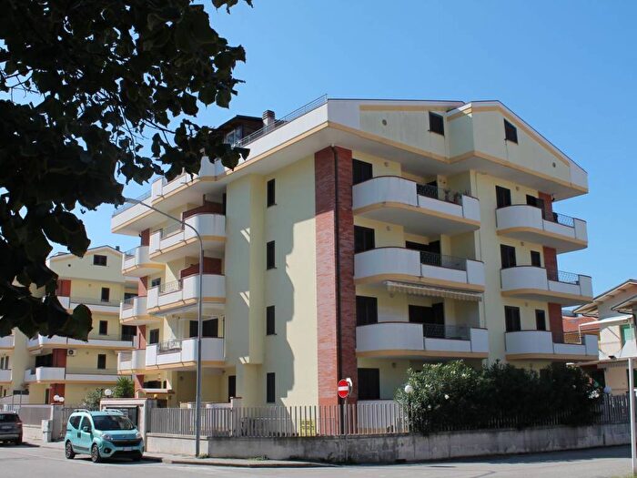 Appartamento trilocale in affitto in Via La Pira, Centro, Alba Adriatica