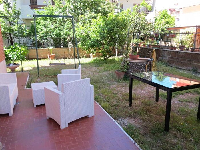 Appartamento trilocale in affitto in Largo Domiziano, Zona Domitilla, Ladispoli