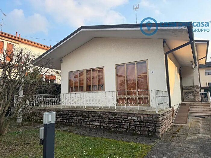 Casa con 5 locali in vendita in Rovigo