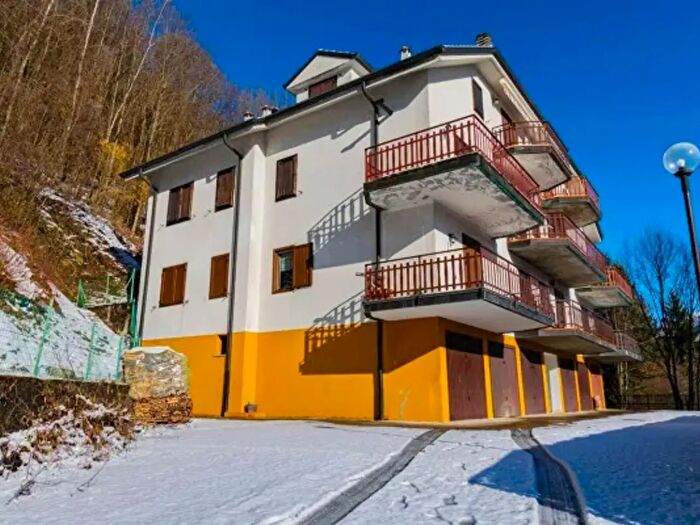 Appartamento trilocale in vendita in Frazione Sambusita, Algua