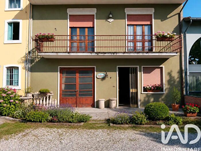 Casa con 8 locali in vendita in Strada del Pasubio, Vicenza