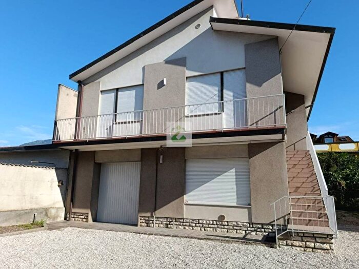 Casa trilocale in affitto in VIA DON MICHELE SACCARDO, Centro, Schio