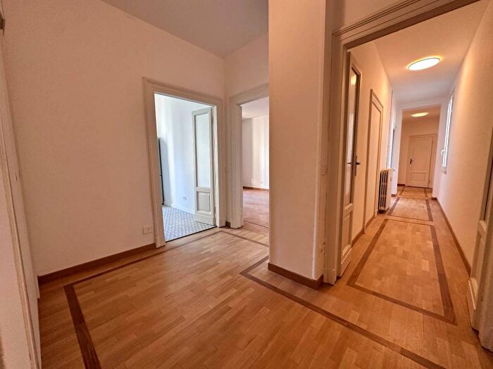 Appartamento quadrilocale in affitto in Corso di Porta Romana, Quadronno Crocetta, Milano