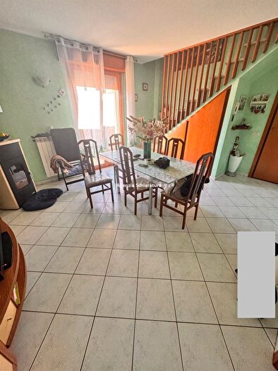 Appartamento con 6 locali in vendita in Vallefoglia