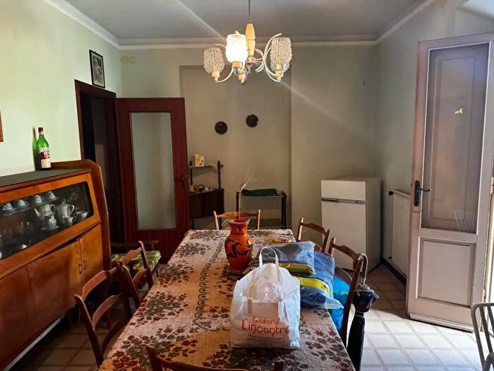 Casa con 5 locali in vendita in Calci