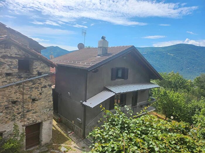 Casa con 8 locali in vendita in Borgata Pralesio Superiore Condove, Condove