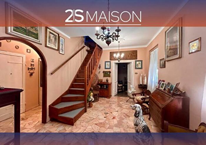 Appartamento con 6 locali in vendita in Via Giovanni Cevasco, Bargagli