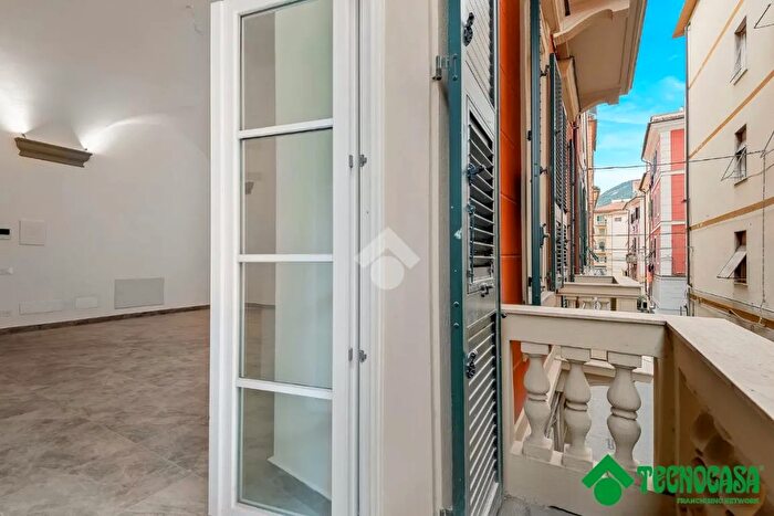 Appartamento trilocale in affitto in Via SantAgostino, La Spezia