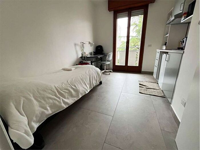 Appartamento monolocale in affitto in via Imperia, Famagosta, Milano