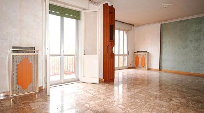 Appartamento con 5 locali in vendita in Via Fulvio Testi Modena Mo Modena, Modena