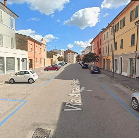 Casa con 18 locali in vendita in Lugo