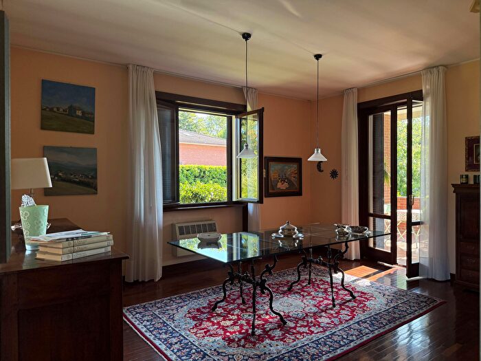 Casa con 10 locali in vendita in Gossolengo