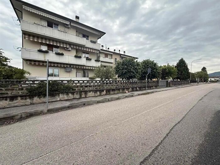 Appartamento trilocale in vendita in Via Muttoni, Brendola