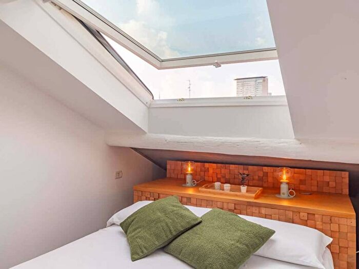 Appartamento bilocale in affitto in Via Luigi Settembrini, Buenos Aires, Milano