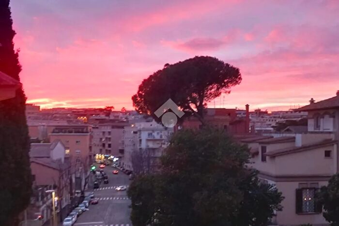 Appartamento con 5 locali in vendita in Viale Tito Livio, Roma