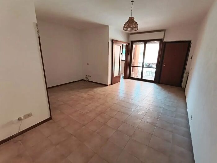 Appartamento trilocale in vendita in Via San Giovanni in Argentella, Roma